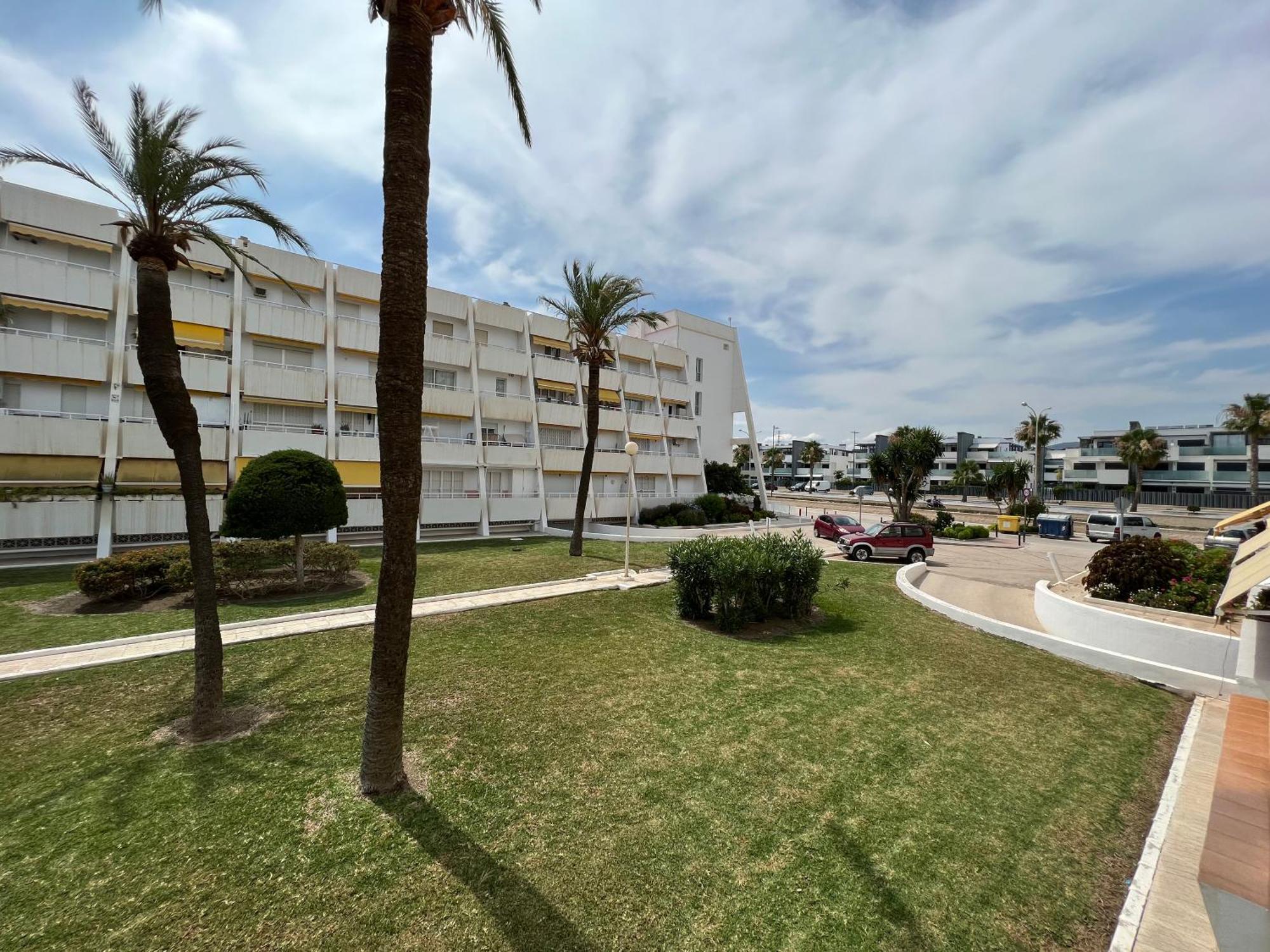 Apartment Piramides